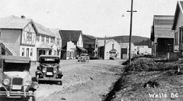 Pooley Street postcard, wpH1111