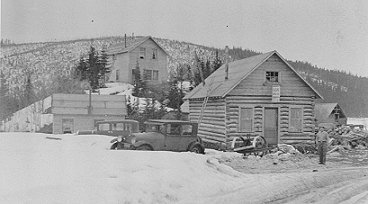 Lowhee Tailings, Hughs Store and residence in rear on the hill, wpH840